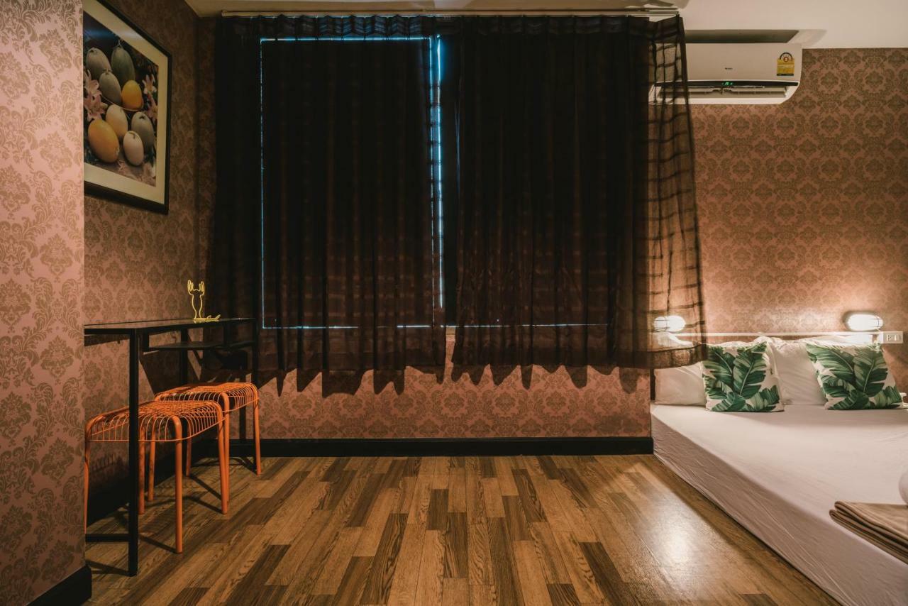 Guyasuka X Suthisarn Bangkok Kültér fotó